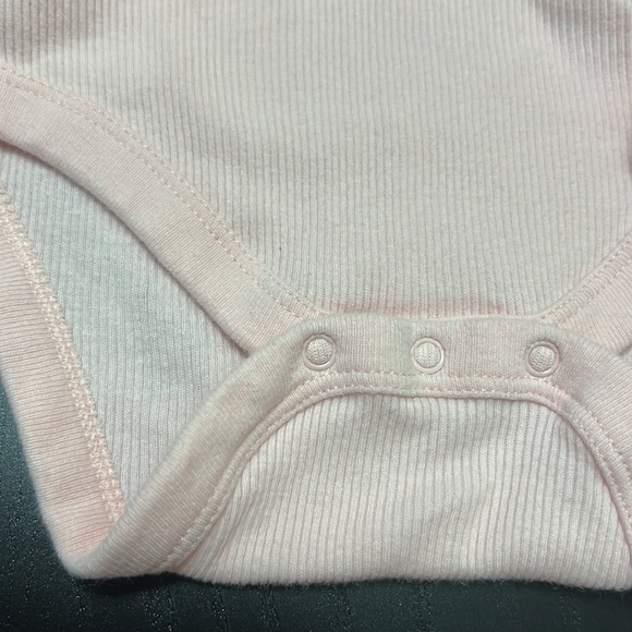 Baby gap cluny bodysuit - Picture 4 of 4